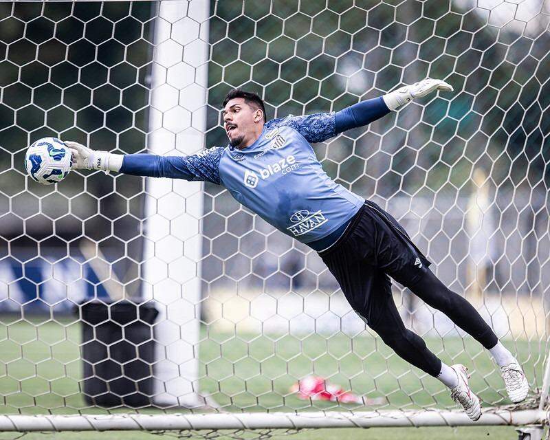 No Santos, João Paulo chegou a dizer que não se via em outro clube