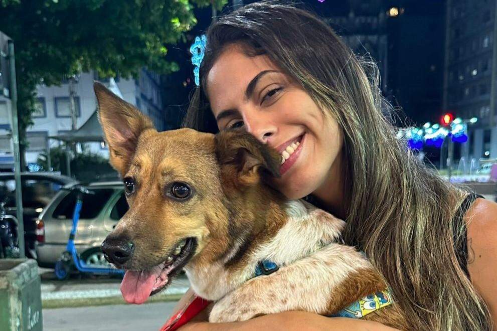 Geórgia Zoia e o cão Max: após se separar, a advogada de Santos tem guarda compartilhada do animal
