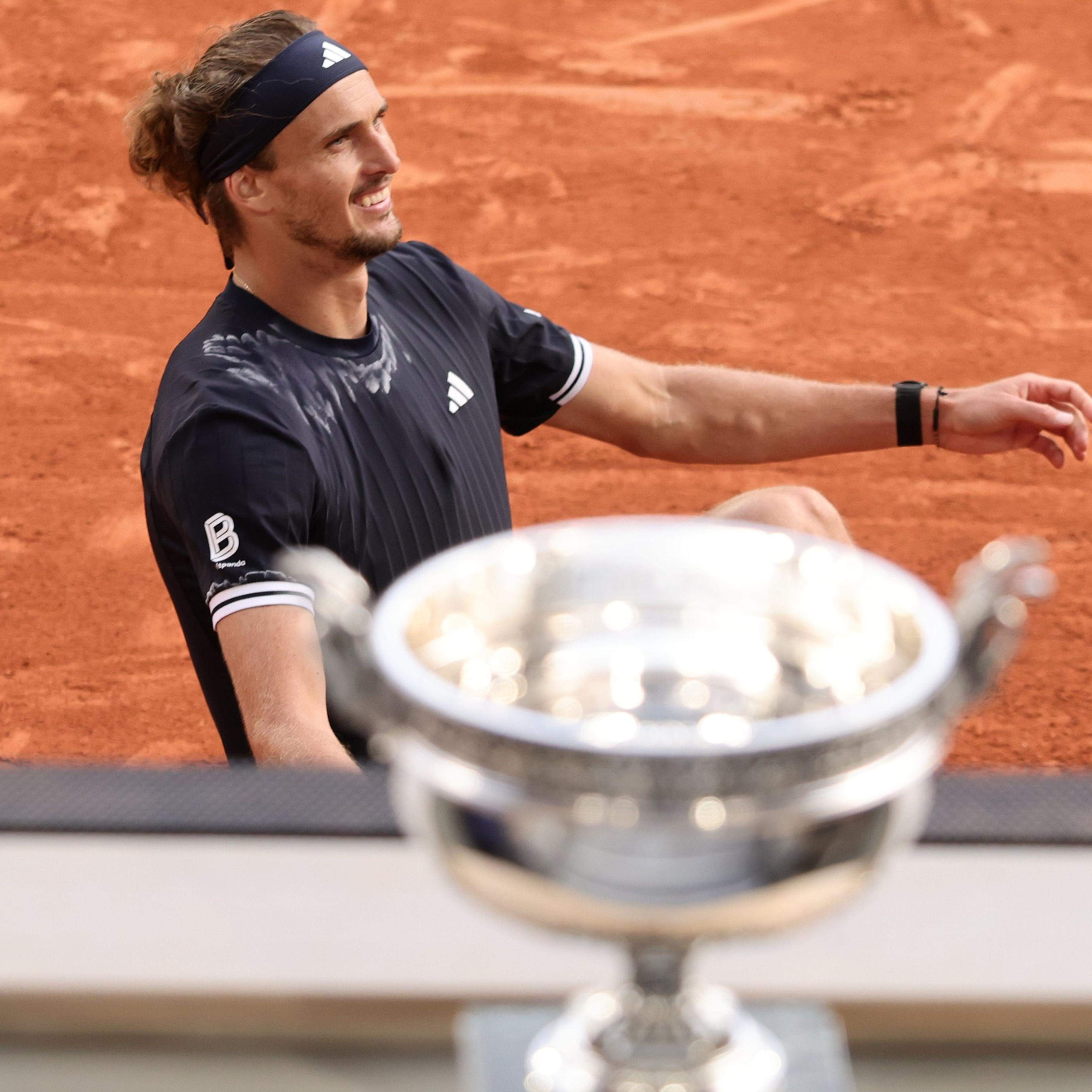 Zverev vence batalha contra Cobolli, é campeão de Roland Garros e enfim vence 1º Grand Slam