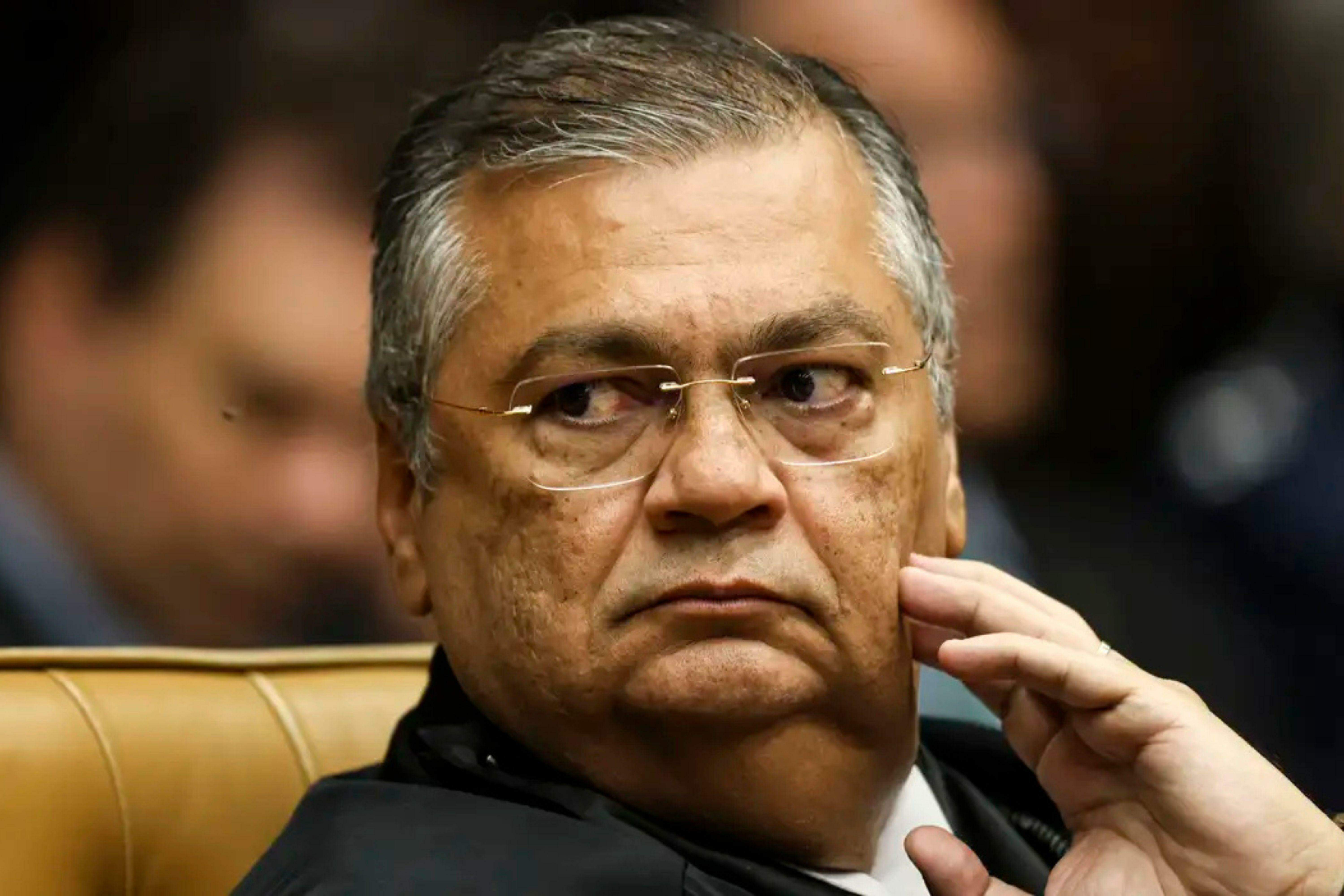 Dino mantém remoção de vídeos de vereador que ofendeu adversário