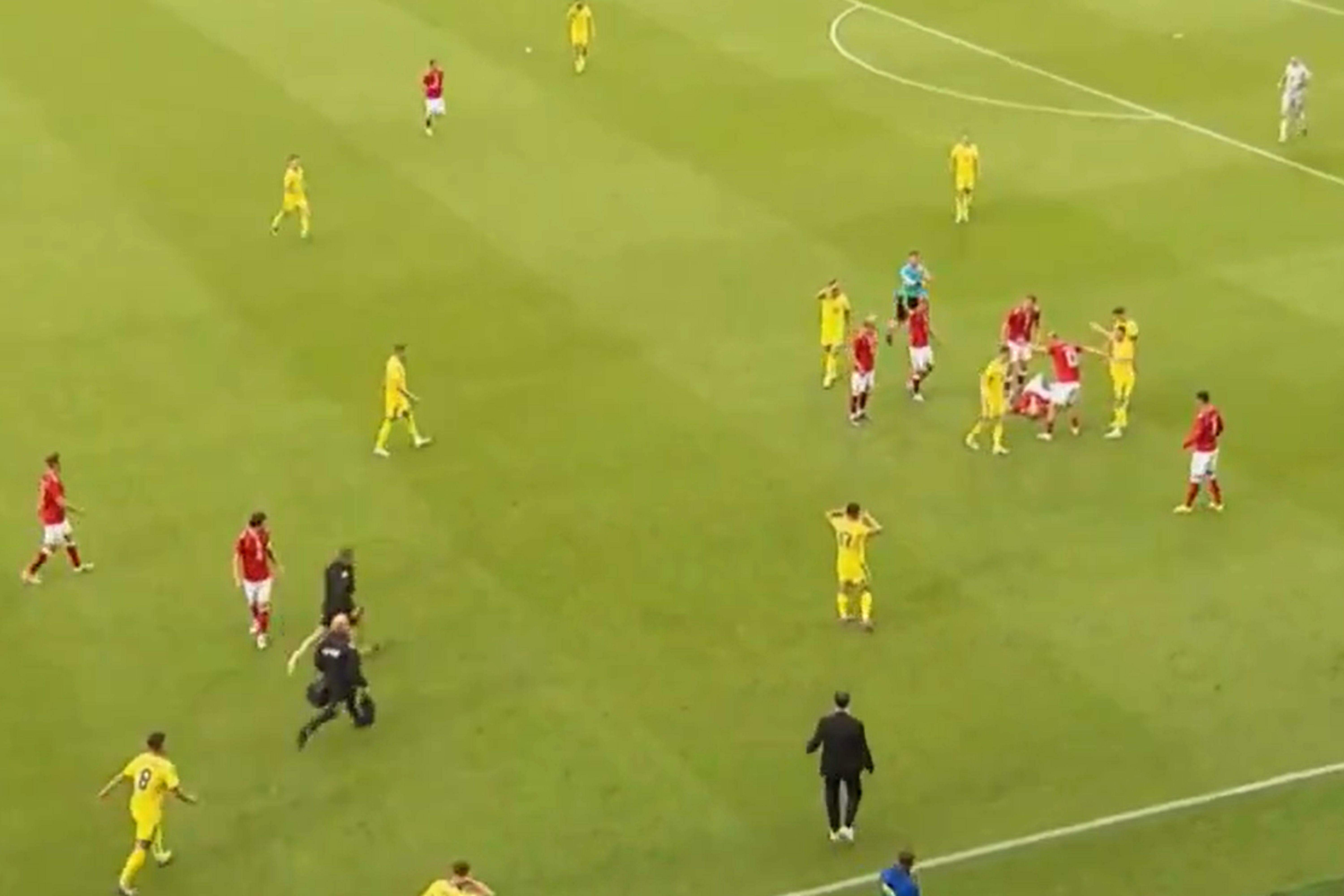 Eriksen desmaia em campo de novo, e amistoso entre Dinamarca e Ucrânia é encerrado