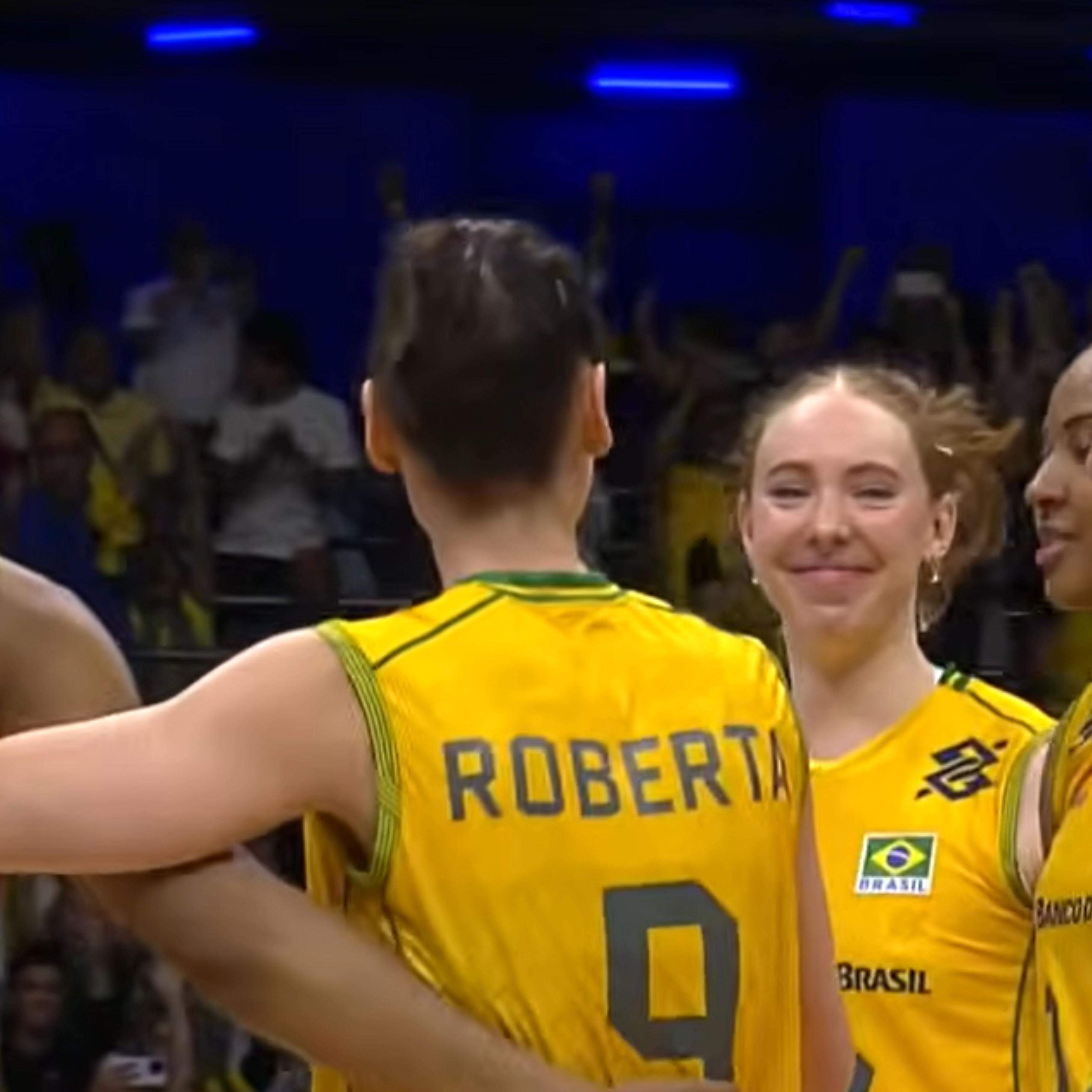 Seleção feminina de vôlei vence jogaço de cinco sets e encerra invencibilidade da Itália