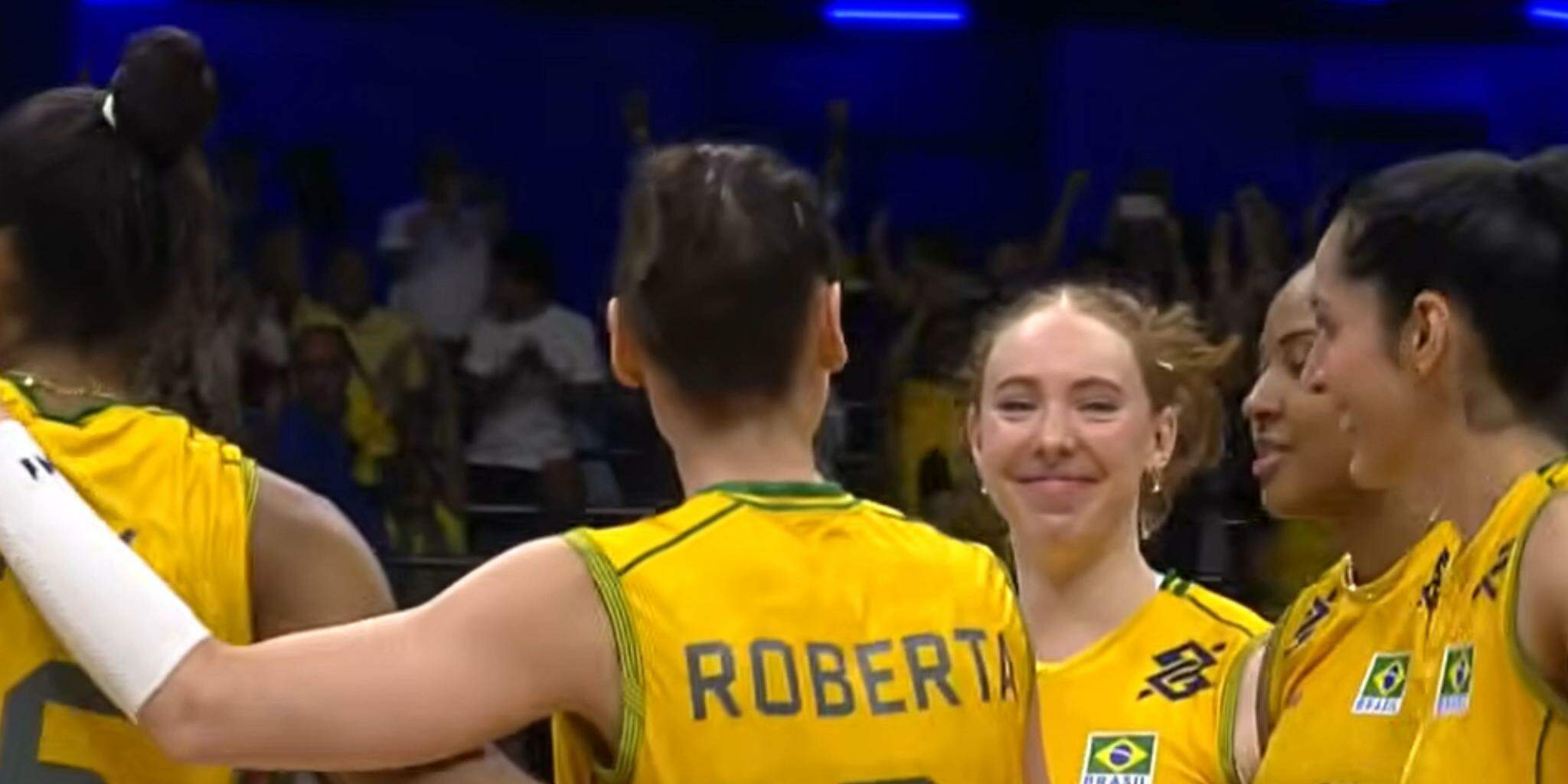 Seleção feminina de vôlei vence jogaço de cinco sets e encerra invencibilidade da Itália