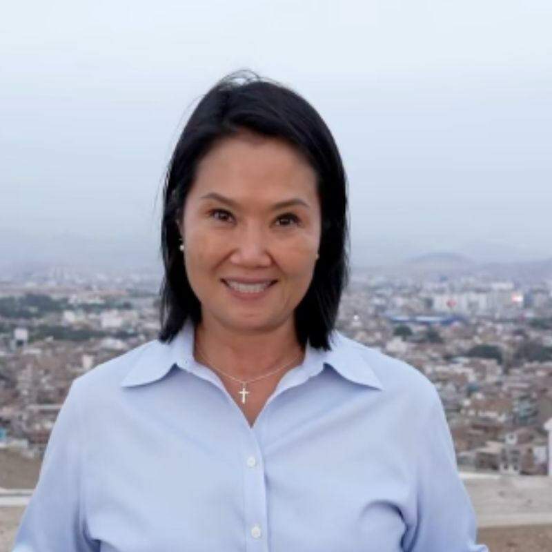 Peru: Keiko Fujimori tem pequena vantagem sobre Roberto Sánchez, com metade dos votos apurados