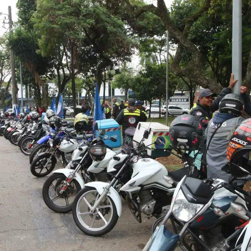 Governo prepara linha de crédito para motociclistas de aplicativos