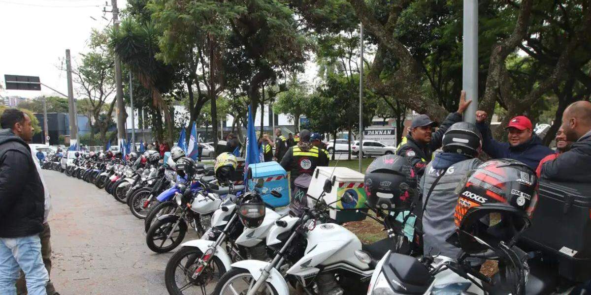 Governo prepara linha de crédito para motociclistas de aplicativos