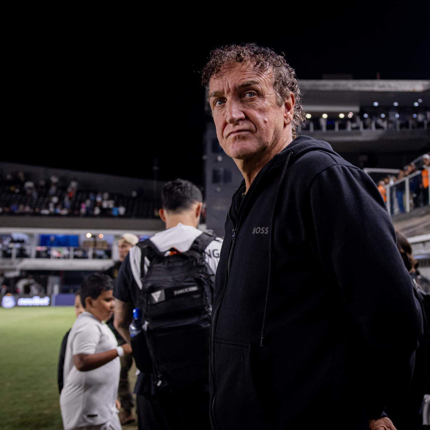 O técnico Cuca vai testar o Santos em dois amistosos e um jogo-treino em Portugal