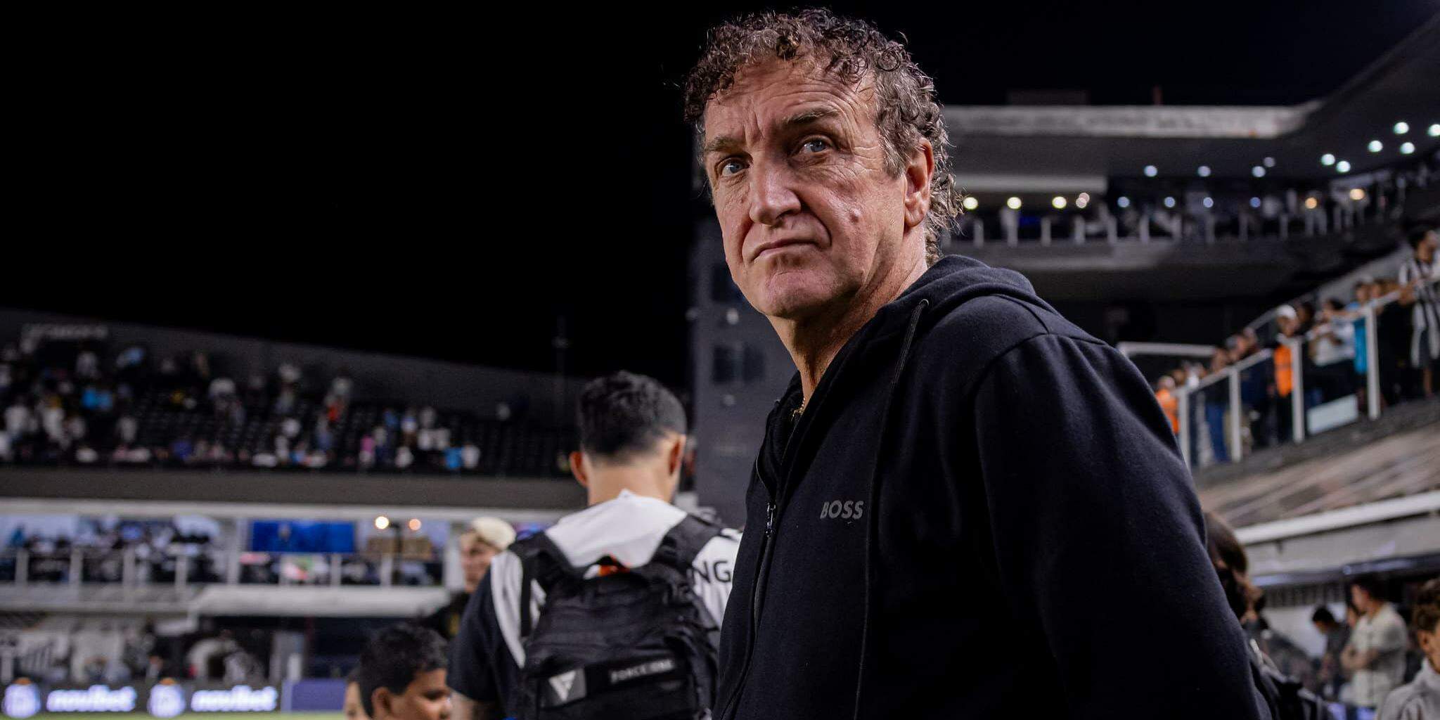 O técnico Cuca vai testar o Santos em dois amistosos e um jogo-treino em Portugal