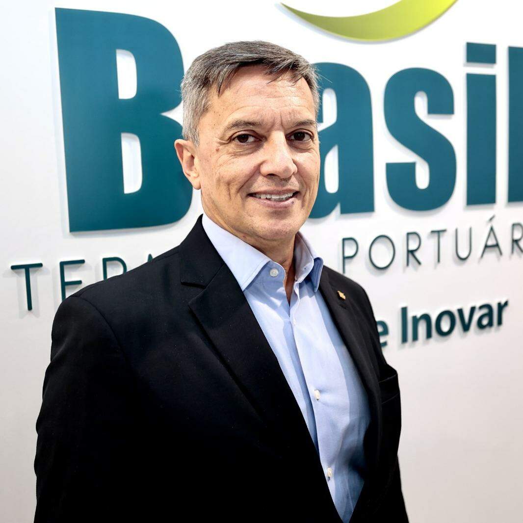 Cláudio Oliveira: “Os terminais estão preparados para receber navios maiores, mas a profundidade do Porto não permite. Estamos 12 anos atrasados em relação aos navios que operam no mundo”