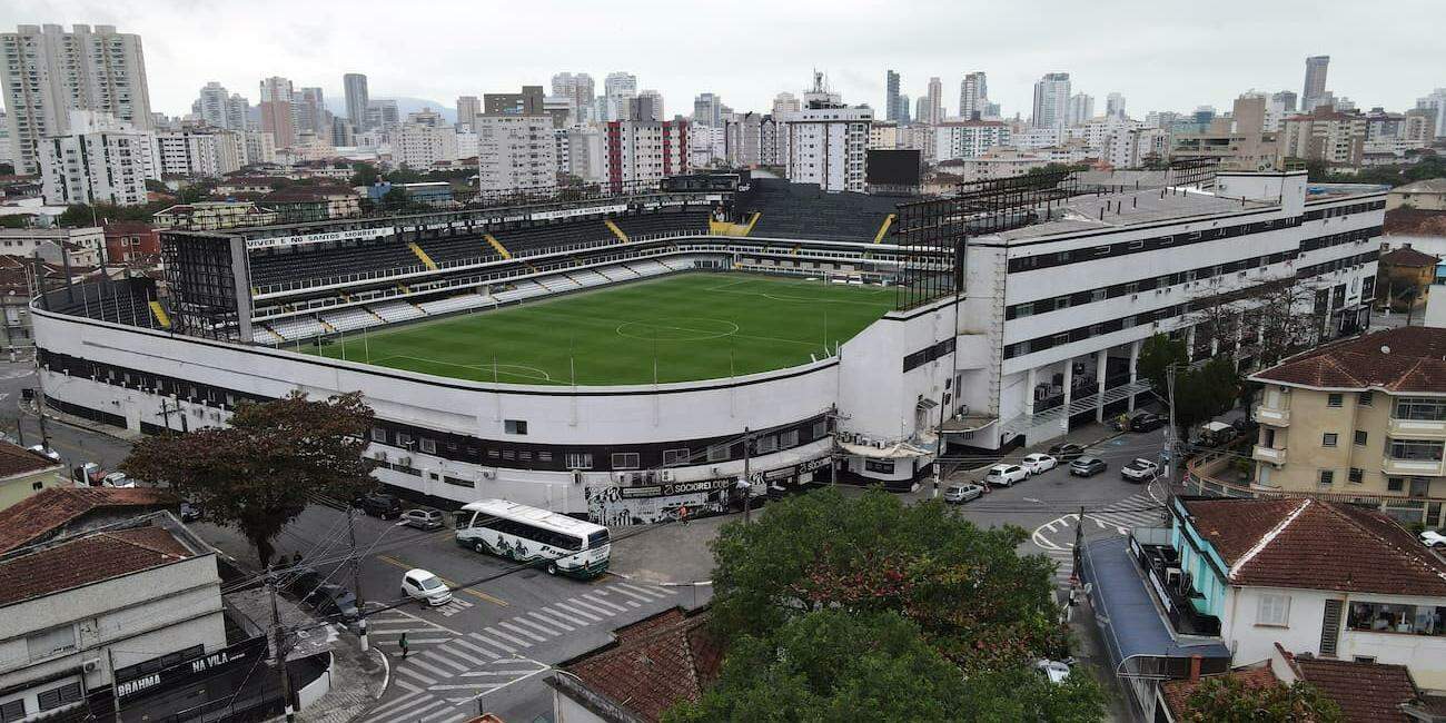 A quinta sessão para votação do novo estatuto, na Vila Belmiro, foi suspensa nesta segunda