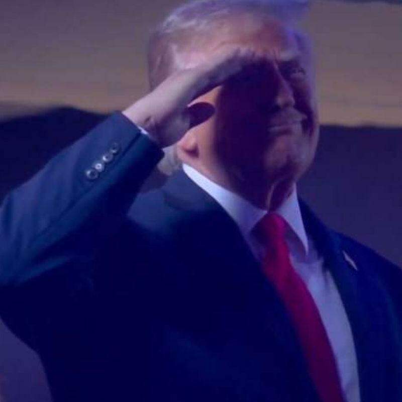 Trump é vaiado no Madison Square Garden antes de jogo das finais da NBA
