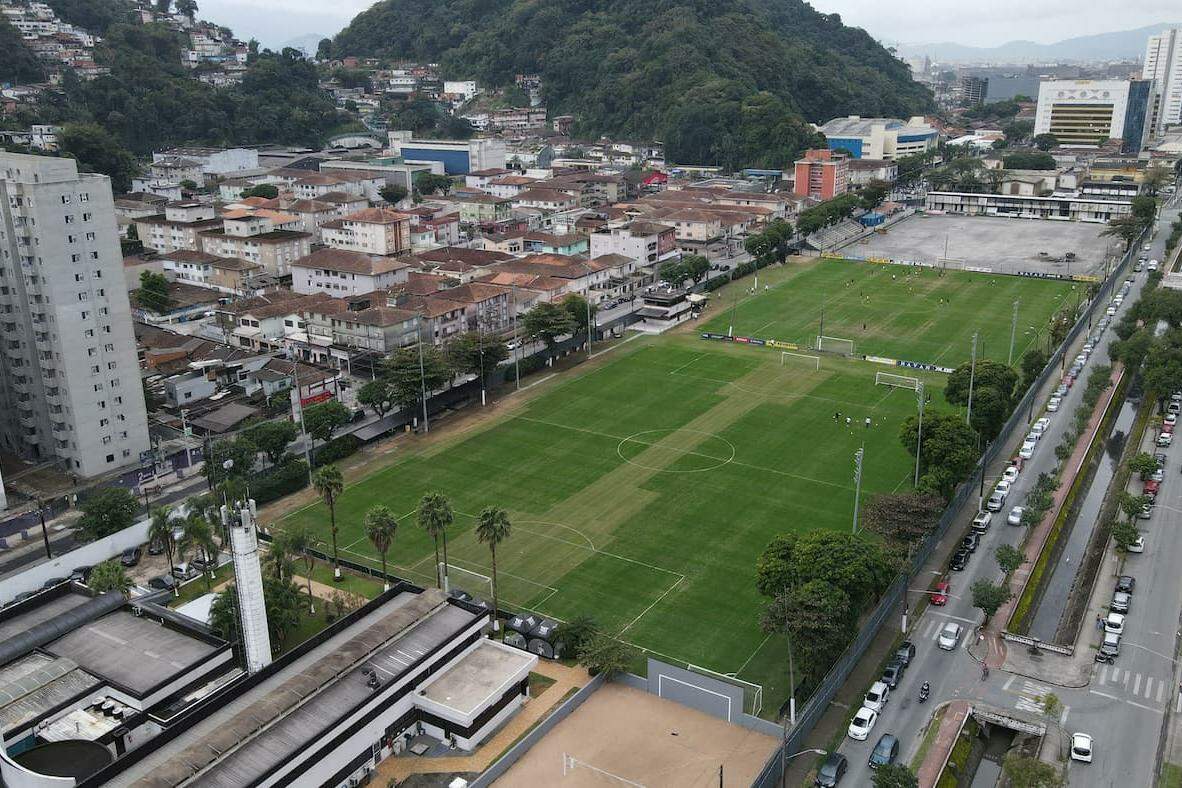 O Santos ocupa a área do CT Rei Pelé, que pertence à União, desde 1996