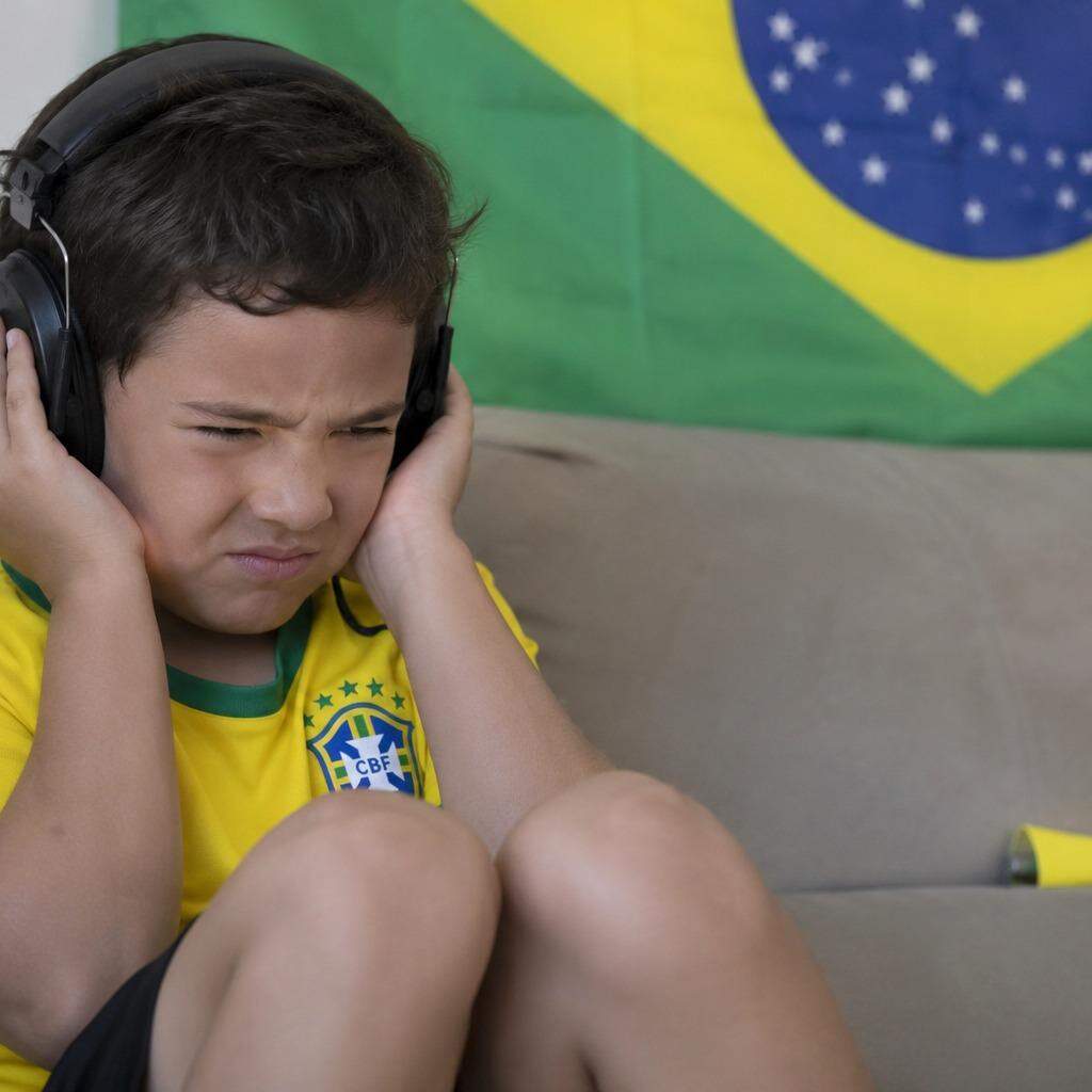 Período da Copa exige atenção especial, principalmente quando há crianças com Transtorno do Espectro Autista (TEA)