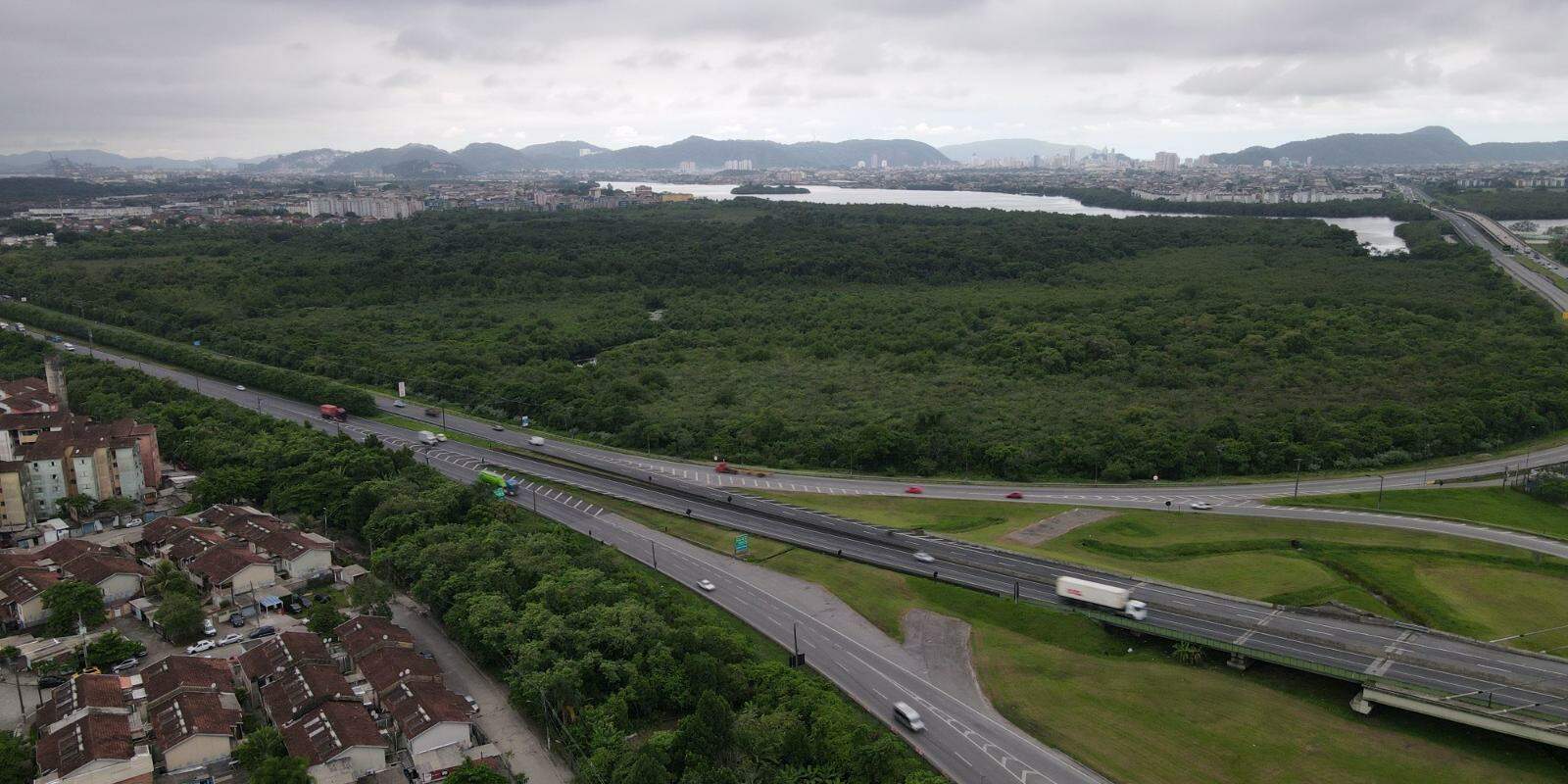 Terreno, de 412,5 mil metros quadrados na Ilha do Tatu faz parte da poligonal (traçado) do Porto de Santos
