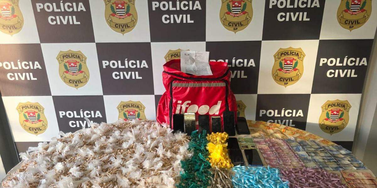 Mais de 10 mil porções de crack e outros entorpecentes foram apreendidos com o casal em São Vicente
