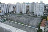 O terreno onde será implantado o projeto, que prevê também novas vias e 18 unidades comerciais
