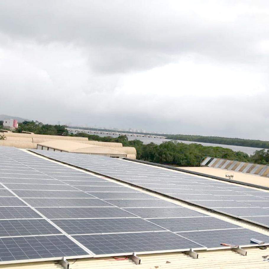 Placas fotovoltaicas instaladas na unidade do Sest-Senat em São Vicente reduzem consumo de energia