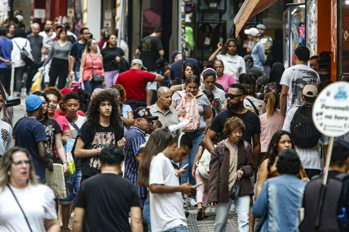 Salários diminuem pobreza em 22 regiões metropolitanas