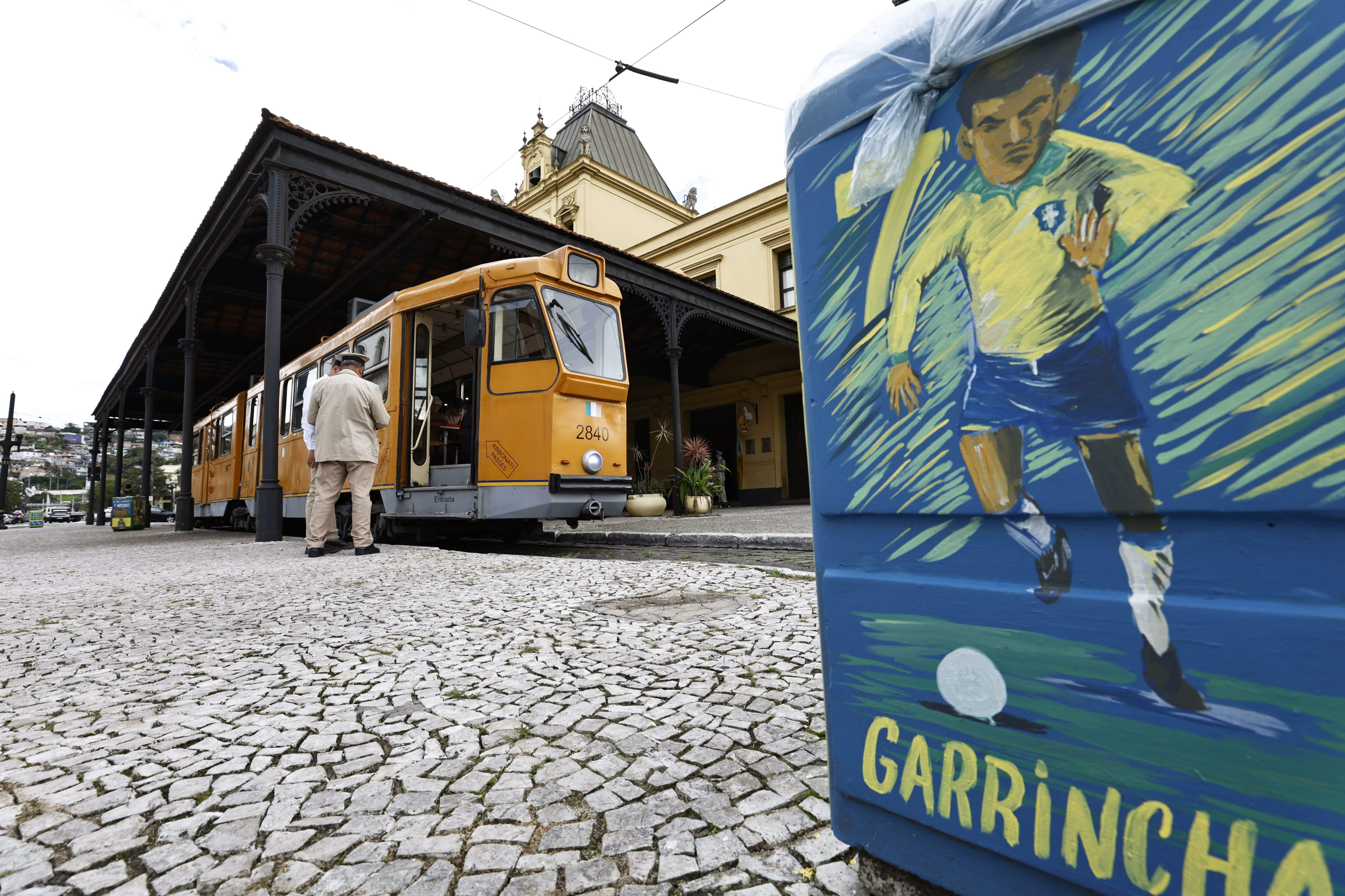 Campeões mundiais e jogadores que deixaram sua marca no futebol estarão no Valongo neste sábado (13) pela manhã