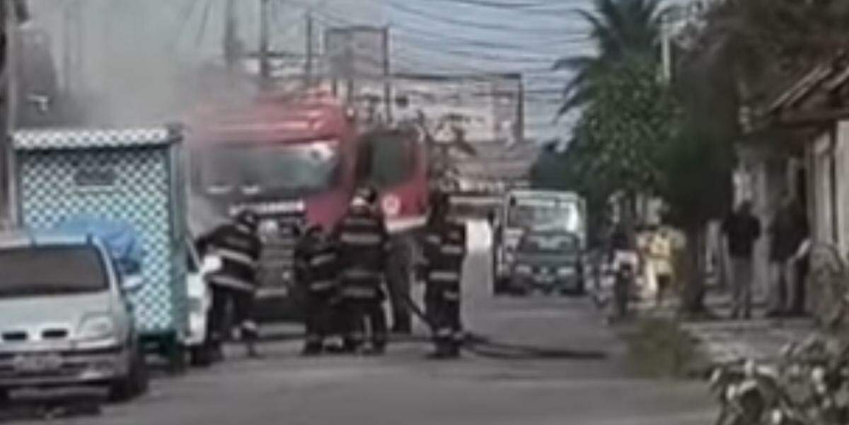 Ambos foram atingidos pelas chamas e sofreram danos principalmente nas partes internas