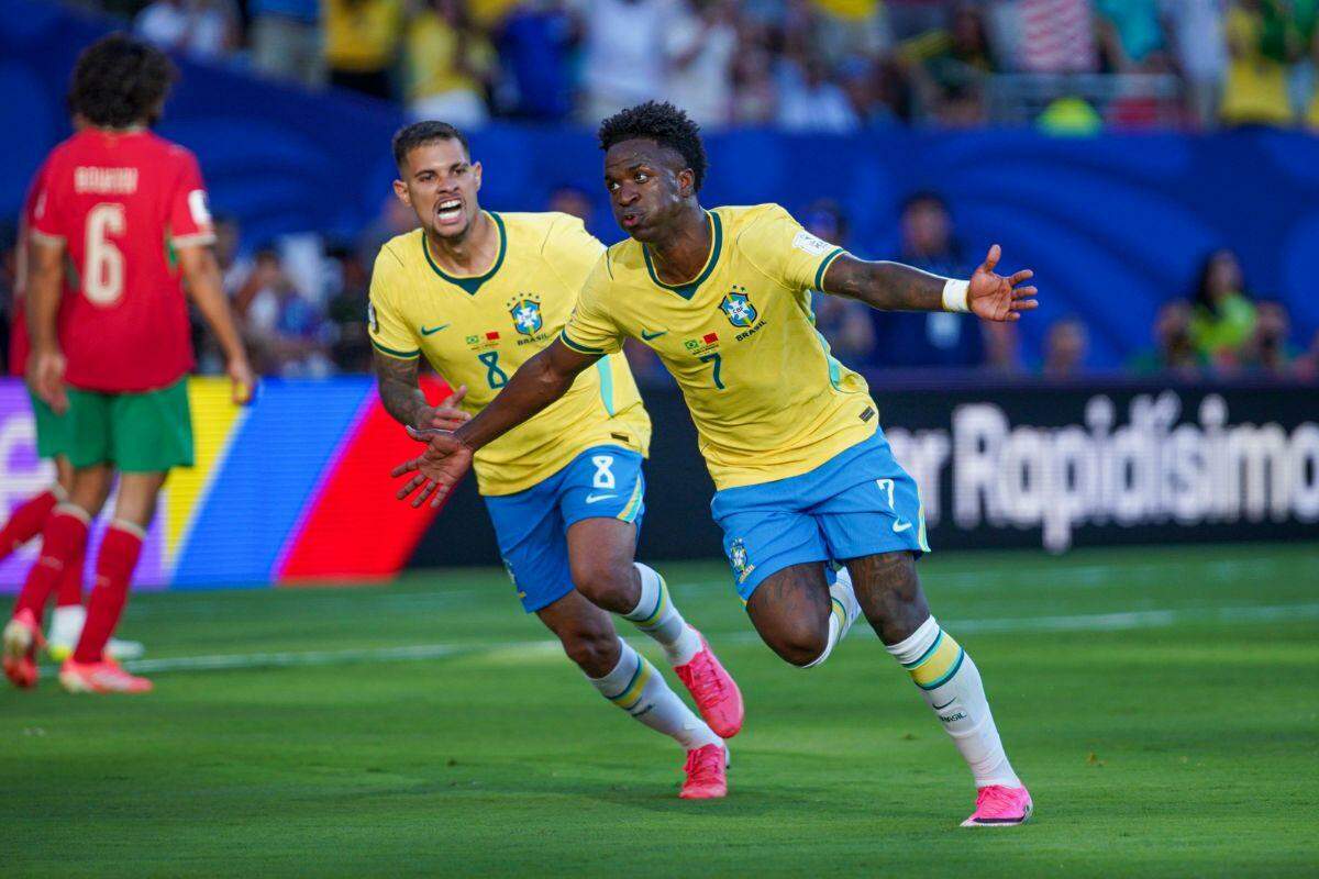 "Precisamos melhorar para ganhar os próximos jogos", resumiu o camisa 7 brasileiro