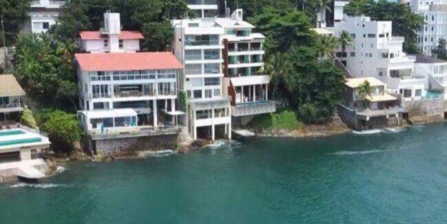 A mansão de Gugu em Guarujá fica na Praia da Enseada