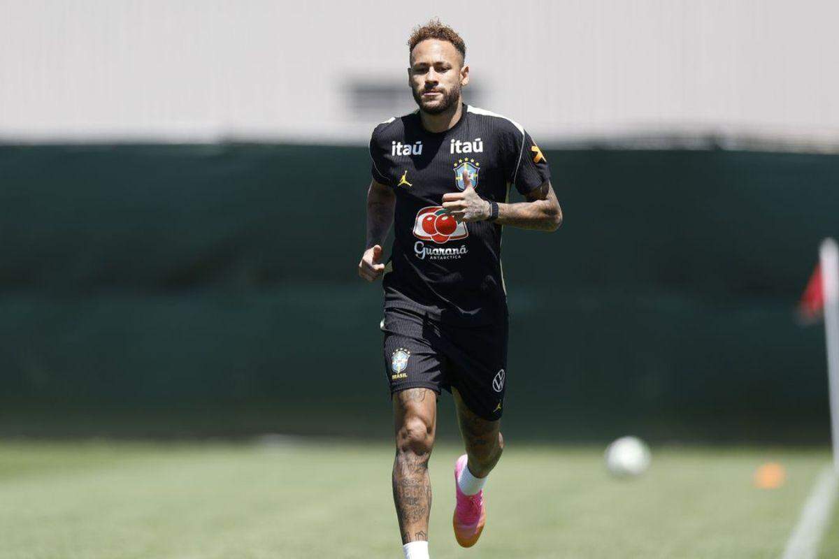 Neymar sofreu uma lesão no músculo reto anterior da coxa direita