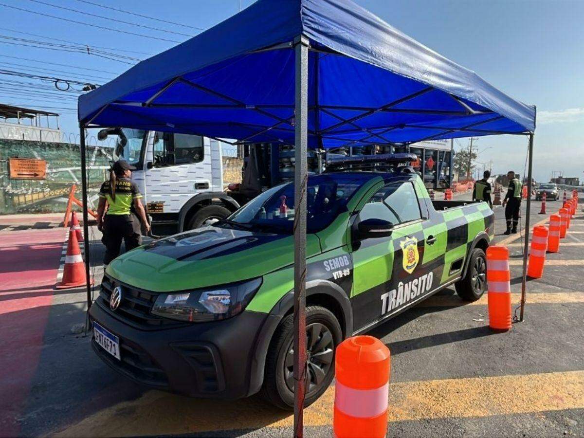 Um agente da equipe identificou o homem por conta de um banner de desaparecido