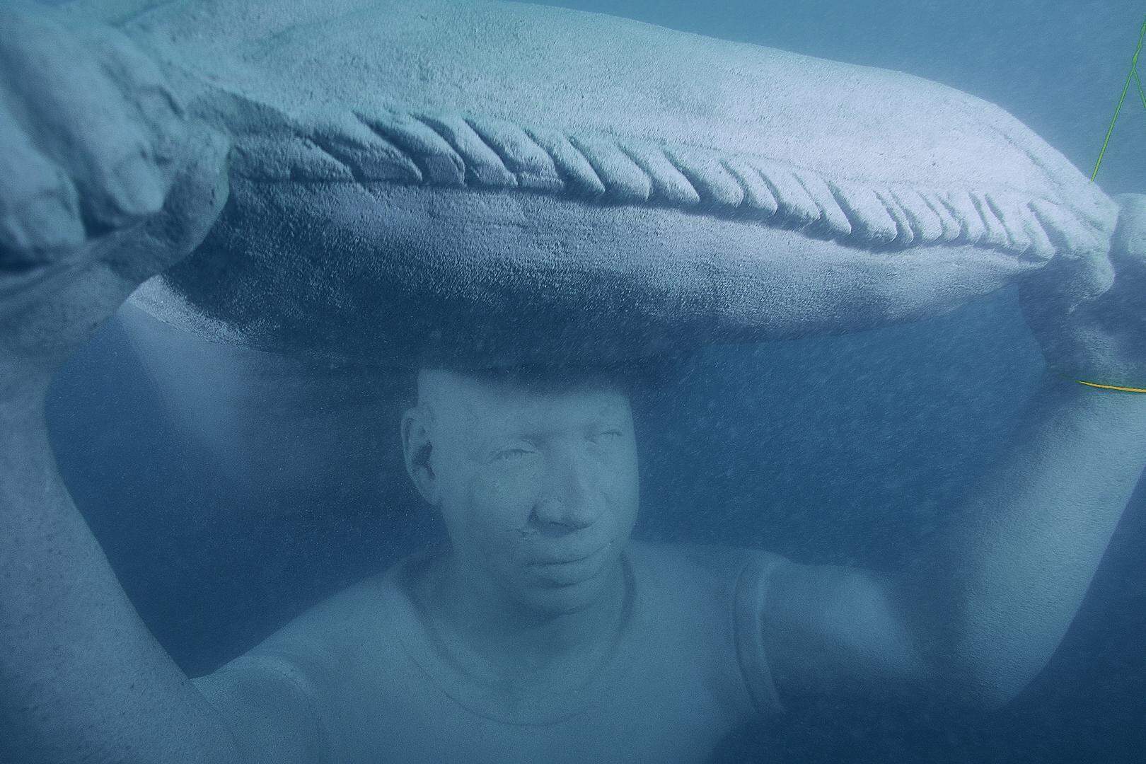 Esculturas retratam temas marítimos, de povos ligados ao mar e Baixada Santista