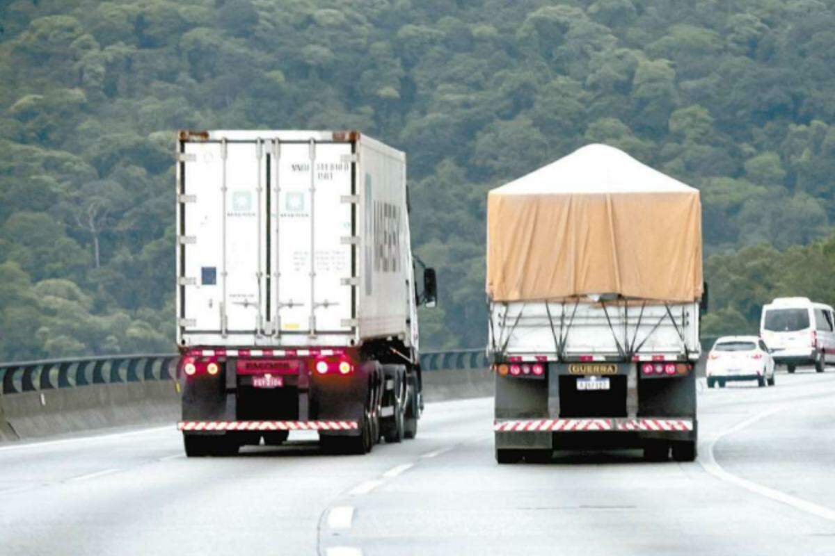 MP institui um piso salarial nacional de R$ 5 mil mensais para motoristas profissionais empregados em operações de longa distância