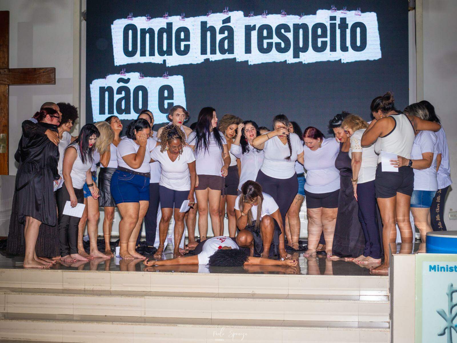 Comuma narrativa emocionante, a montagem leva o público a refletir
