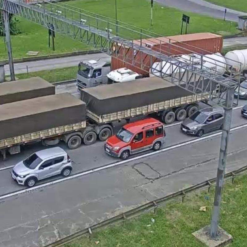 Congestionamento na Rodovia dos Imigrantes vai do km 54 ao km 45, sentido São Paulo, neste sábado (20)