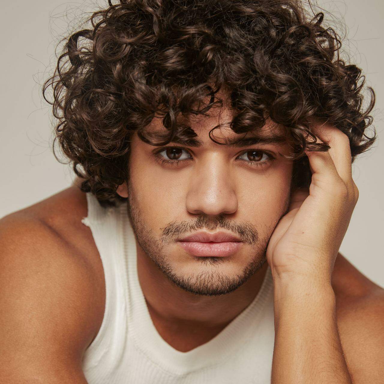 Gabriel Santana celebra sucesso