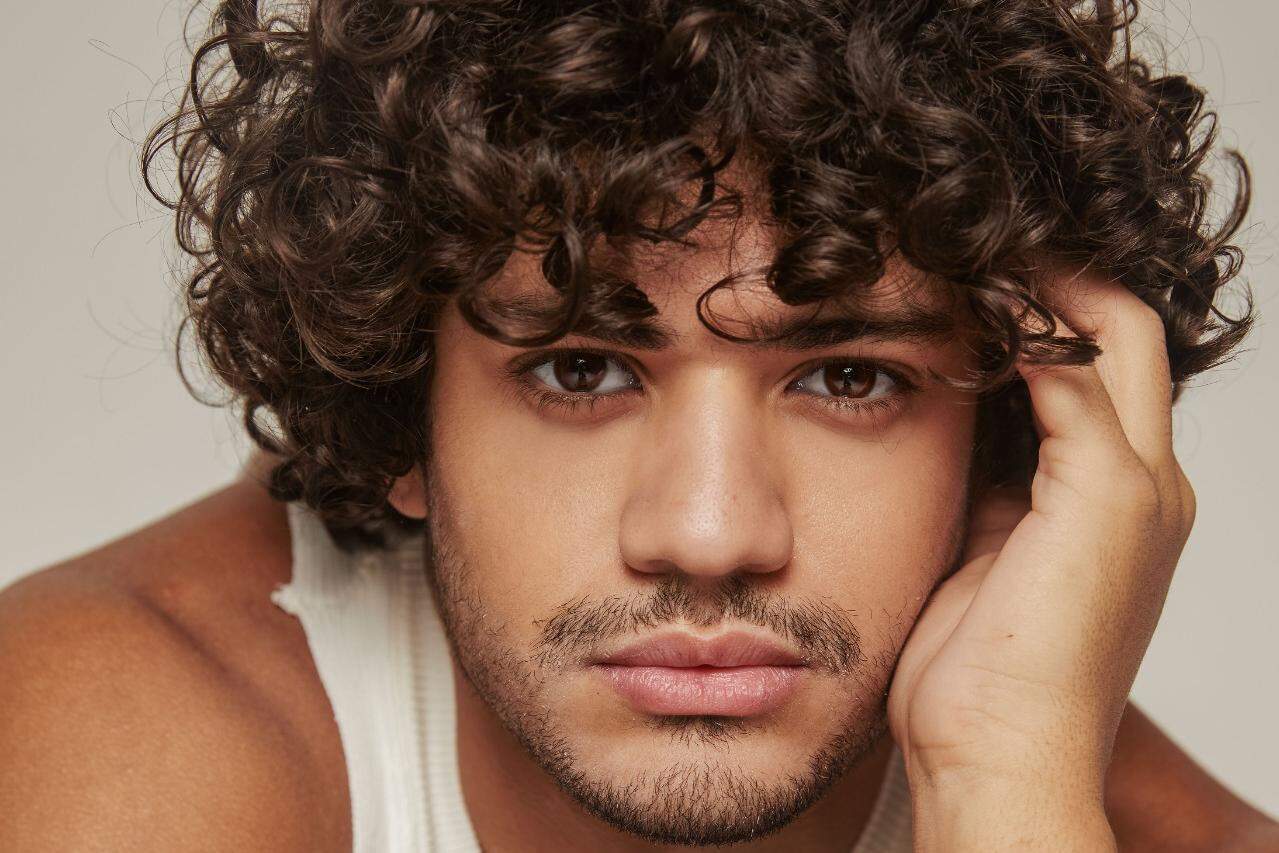Gabriel Santana celebra sucesso