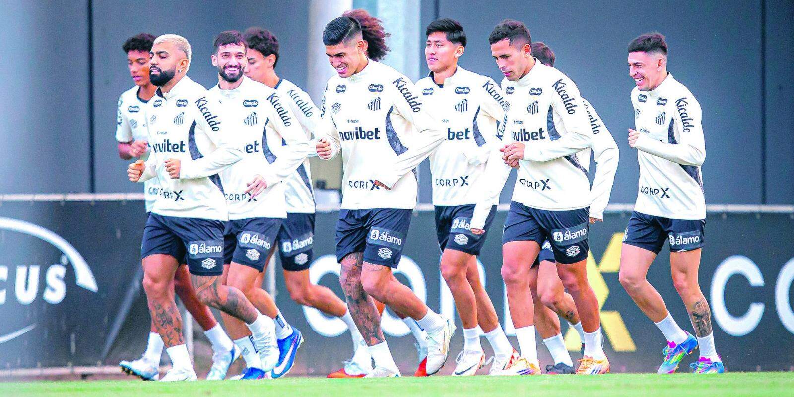 Jogadores do Santos retornam nesta segunda-feira (22) ao batente no CT Rei Pelé, após 22 dias de férias, visando as competições no segundo semestre do ano