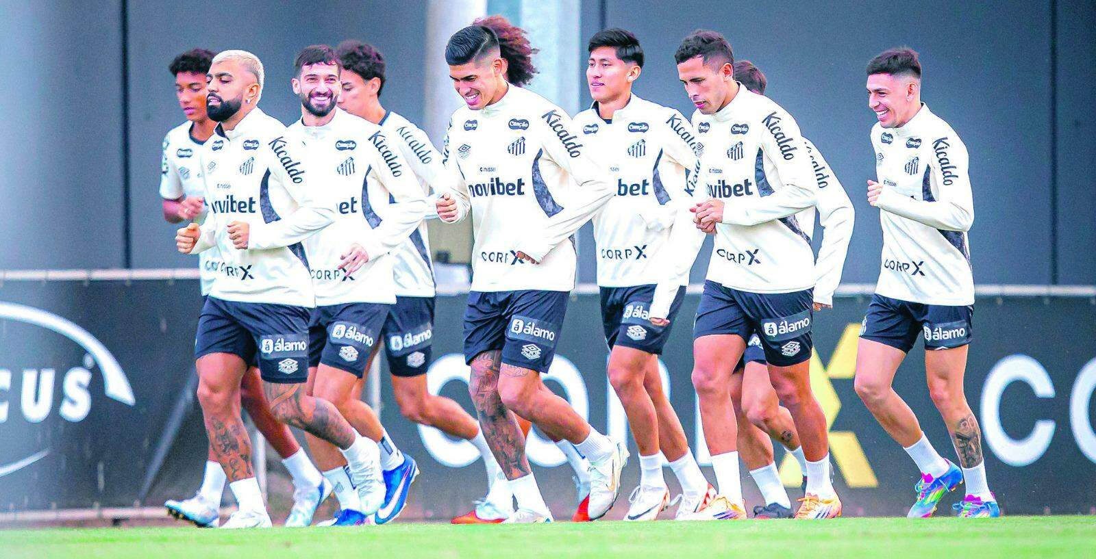 Jogadores do Santos retornam nesta segunda-feira (22) ao batente no CT Rei Pelé, após 22 dias de férias, visando as competições no segundo semestre do ano