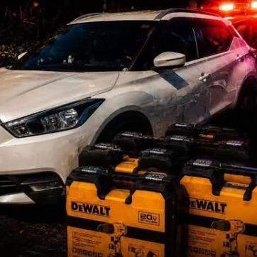 Policiais militares encontraram o veículo quando deixava o local com seis parafusadeiras furtadas