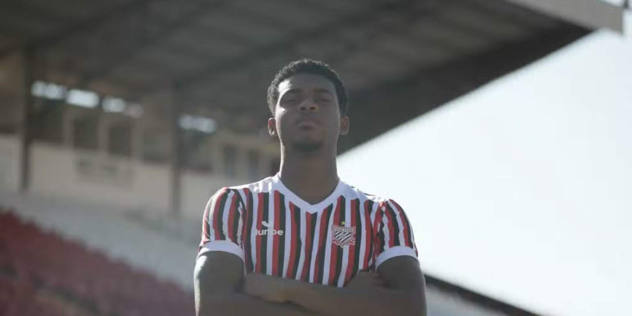 Jogador de 20 anos do Paulista do Jundiaí sofre parada cardíaca durante treino