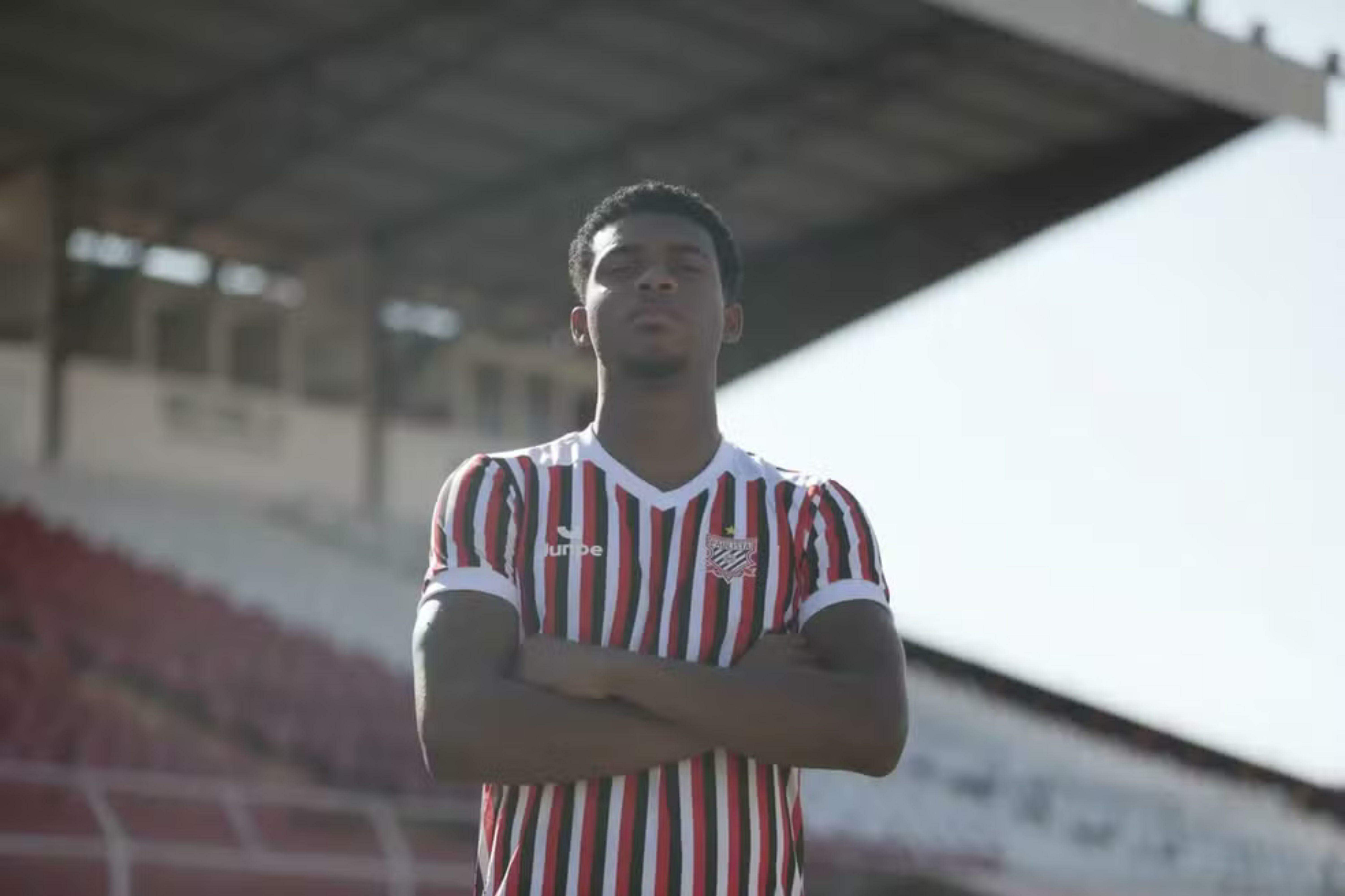 Jogador de 20 anos do Paulista do Jundiaí sofre parada cardíaca durante treino