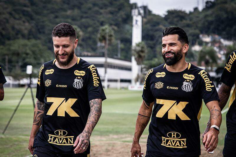 Sem espaço no clube, os volantes Zé Rafael e Tomás Rincón estão em disponibilidade no Peixe