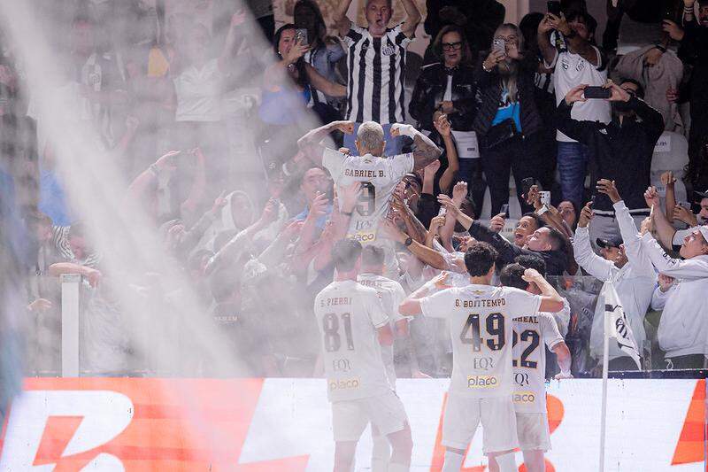 O Santos vai reencontrar a torcida na Vila Belmiro no dia 25 de julho, contra a Chapecoense