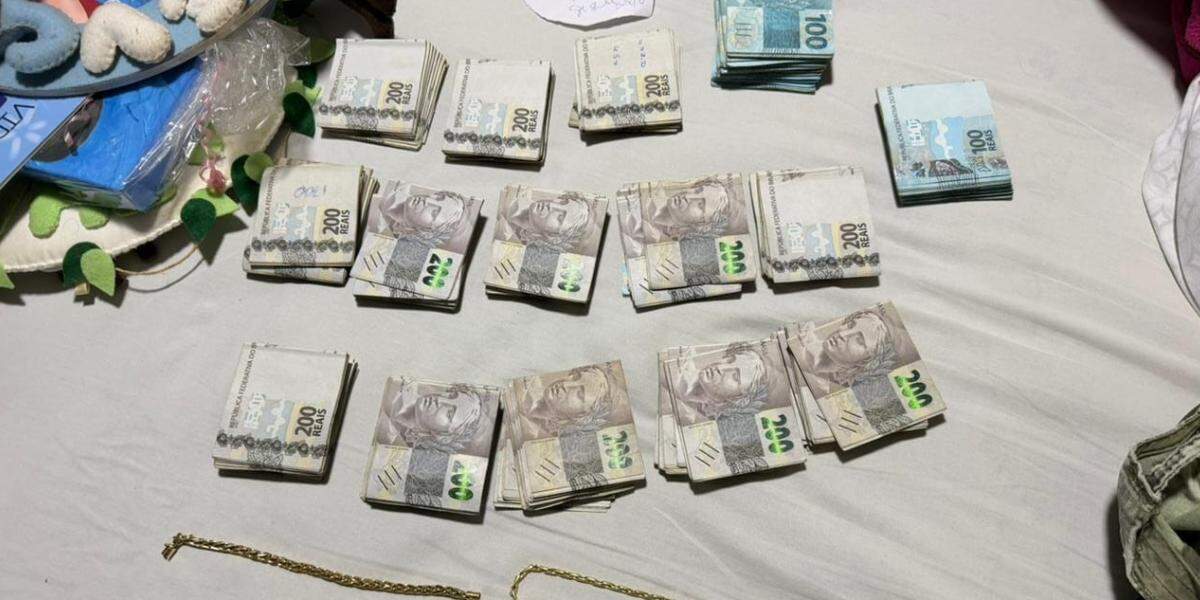 Ações da Polícia Civil contra o PCC ocorreram nesta terça (23) em Itanhaém, Atibaia e na Zona Leste de São Paulo