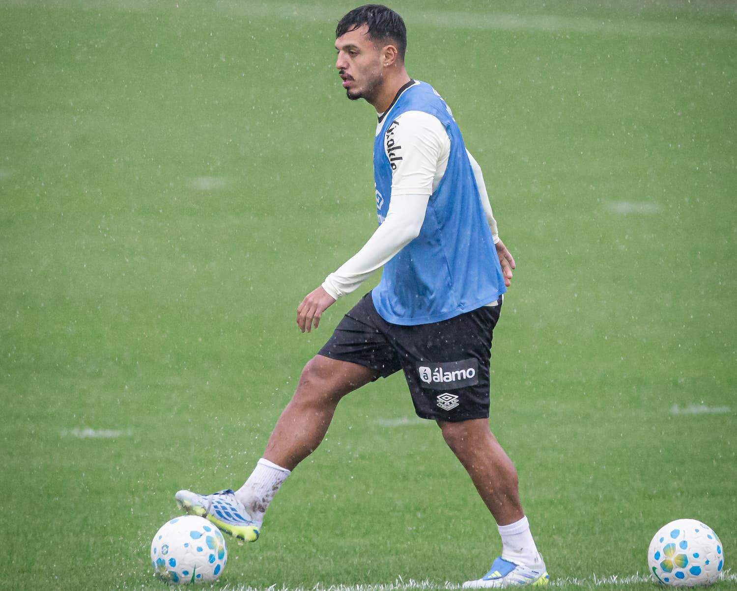 Gabriel Menino só fez dois jogos sob o comando de Cuca, mas será opção no segundo semestre
