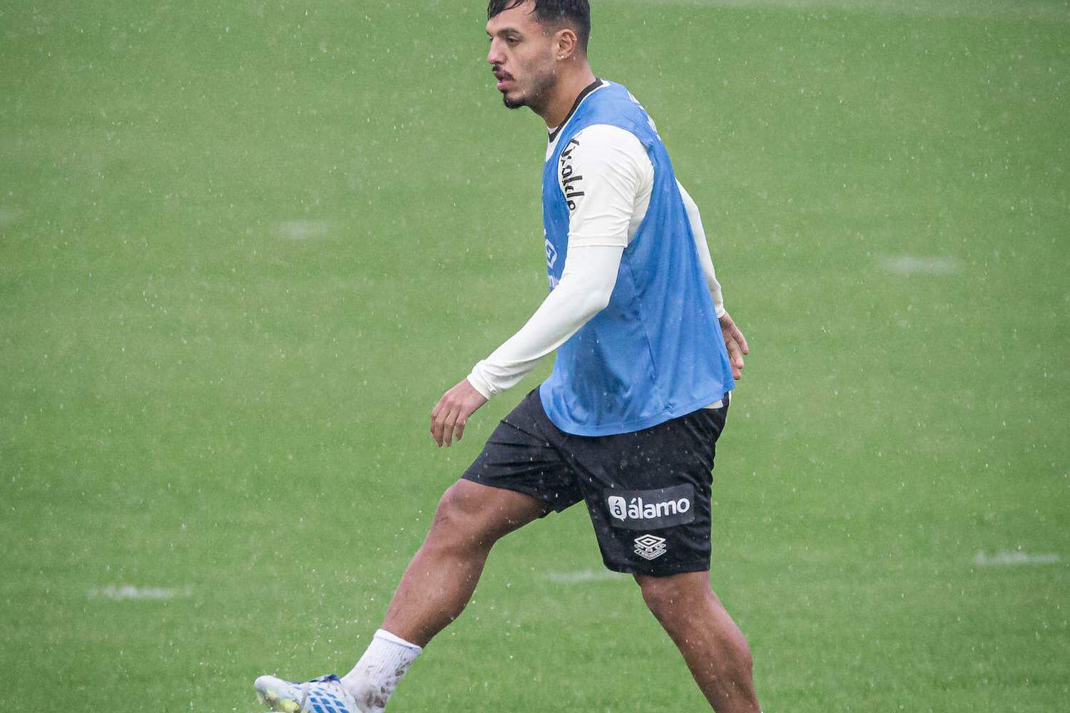 Gabriel Menino só fez dois jogos sob o comando de Cuca, mas será opção no segundo semestre