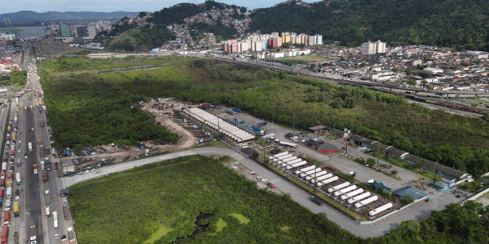 Área tem 242 mil metros quadrados e fica na Avenida Augusto Barata, entre os bairros Alemoa e Saboó