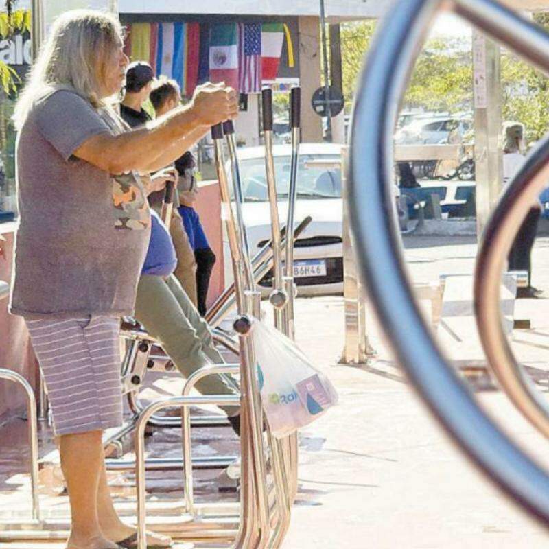 Por ser ao ar livre, o acesso à nova academia de Guarujá é gratuito e ininterrupto; mas haverá a presença de monitor e aulas em horários específicos