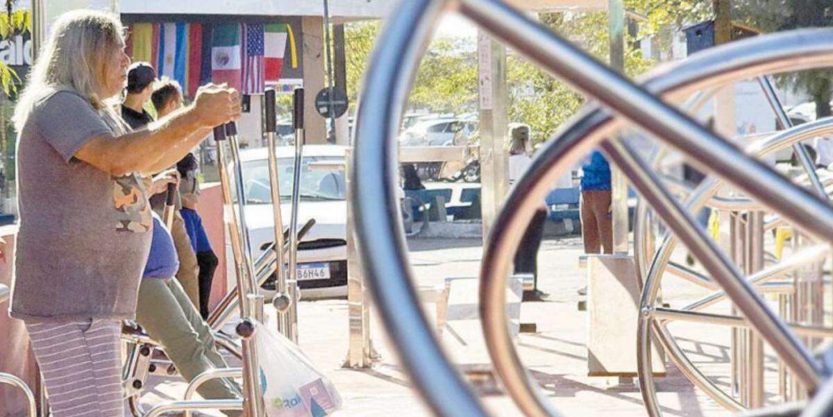 Por ser ao ar livre, o acesso à nova academia de Guarujá é gratuito e ininterrupto; mas haverá a presença de monitor e aulas em horários específicos
