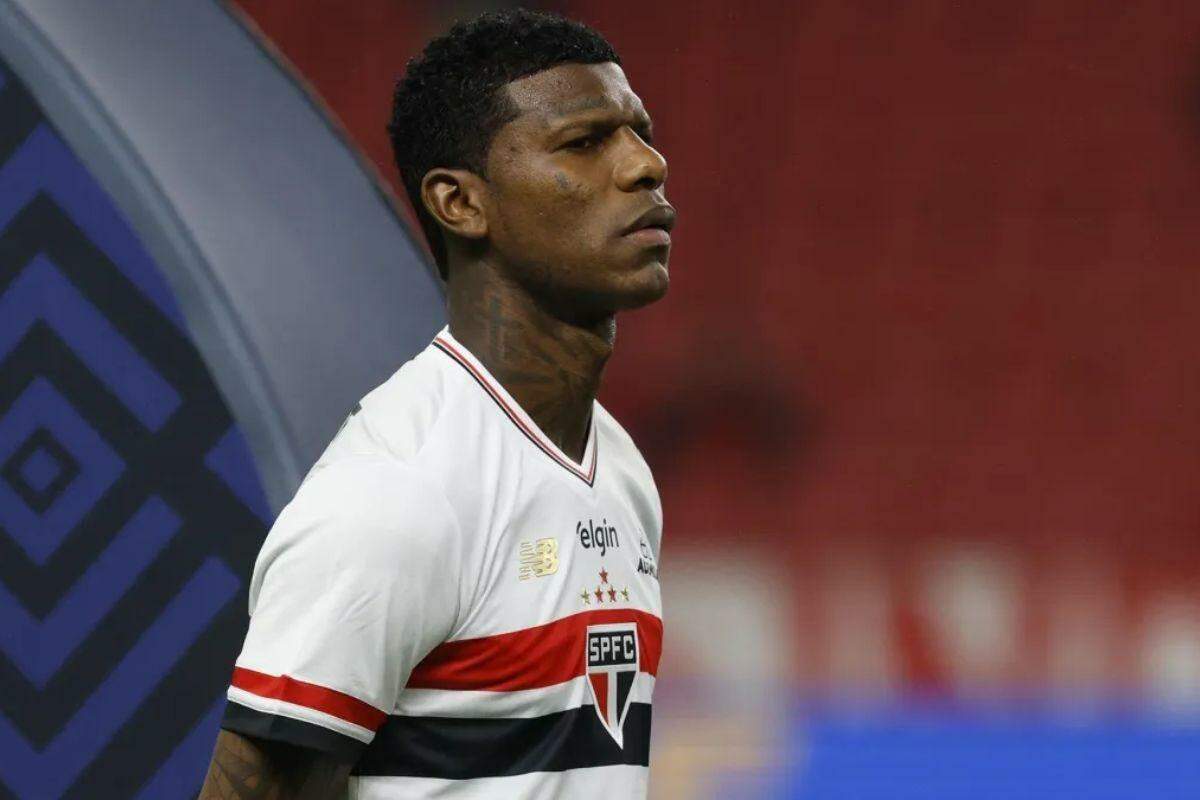 Arboleda cita depressão e pede desculpas ao São Paulo e torcedores por sumiço: 'Não agi bem'