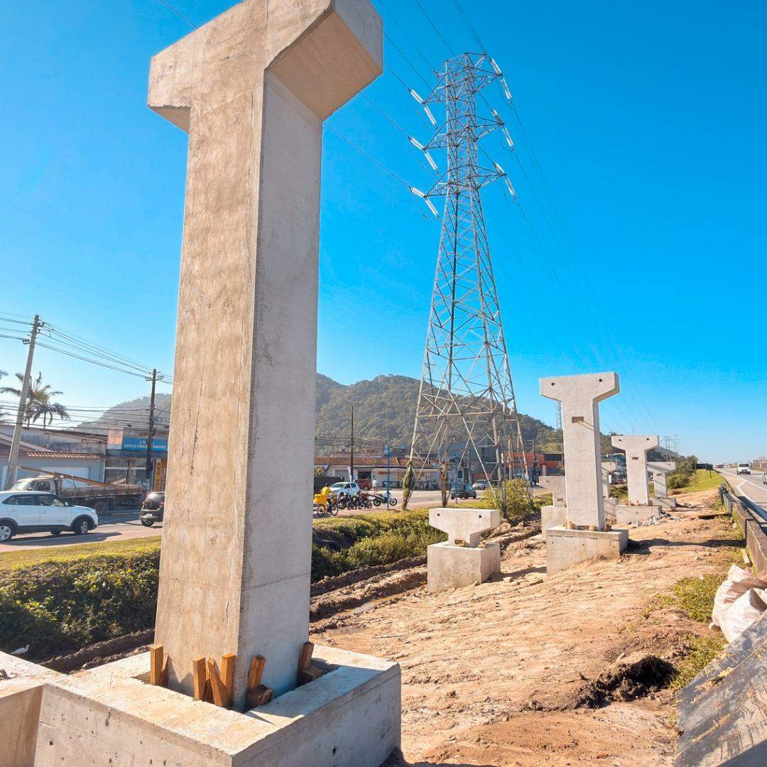 As rodovias Padre Manoel da Nóbrega e Rio-Santos recebem pacote de obras entre a Baixada Santista e o Vale do Ribeira