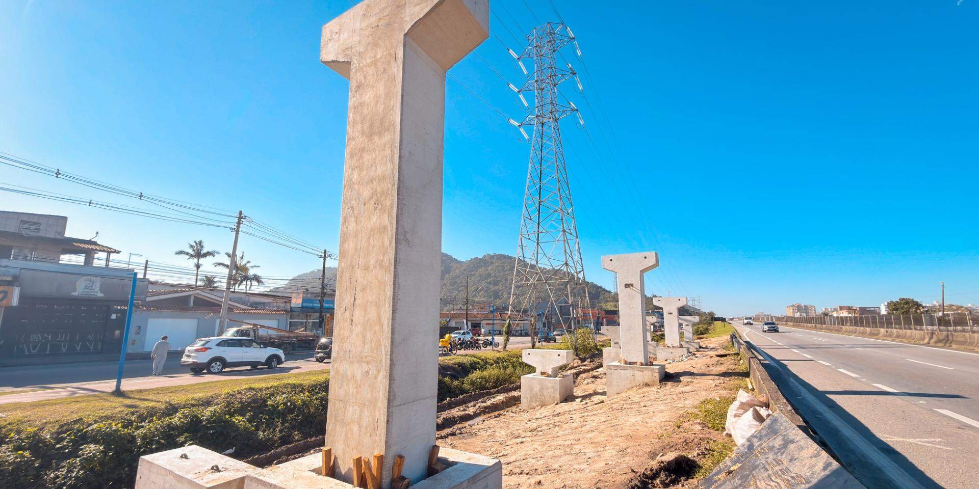 As rodovias Padre Manoel da Nóbrega e Rio-Santos recebem pacote de obras entre a Baixada Santista e o Vale do Ribeira